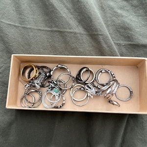 MEN OR WOMEN VINTAGE RINGS